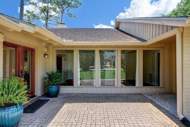 11709 Forest Glen St, Houston, TX 77024 - photo 2