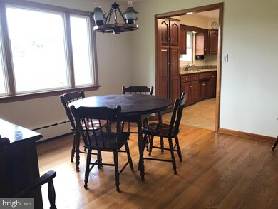 4791 Cherry Ln, Center Valley, PA 18034 - photo 4