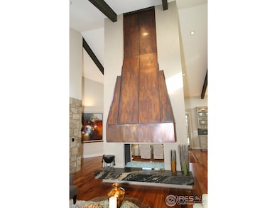 Double-sided fireplace