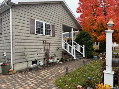 1661 Old Country Rd unit 539, Riverhead, NY 11901 - photo 2