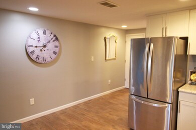 519 Carlsbad Ct, Halethorpe, MD 21227 - photo 6