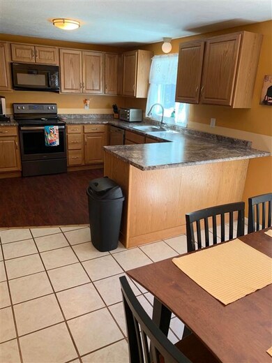 20 Mohawk Dr unit B, Londonderry, NH 03053 - photo 6