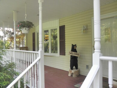 281 Warner Dr, Saylorsburg, PA 18353 - photo 5