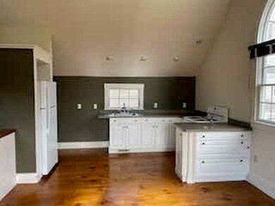 93 N Main St unit carriage hs, Sherborn, MA 01770 - photo 3