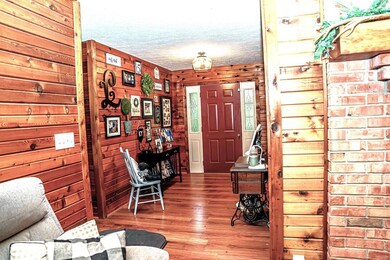 716 Winterhaven Ln, Frankfort, KY 40601 - photo 3