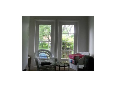 Other. Sitting area/Breezeway