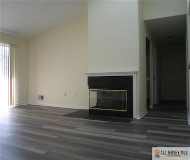 152 Darwin Ln, North Brunswick, NJ 08902 - photo 6