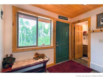 Entry/Foyer.