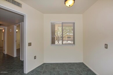 11025 W Topaz Dr, Sun City, AZ 85351 - photo 4