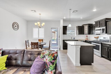 13857 Lago Vista Ave, Horizon City, TX 79928 - photo 6