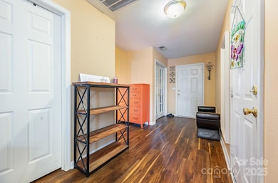 6400 Ziegler Ln, Charlotte, NC 28269 - photo 6