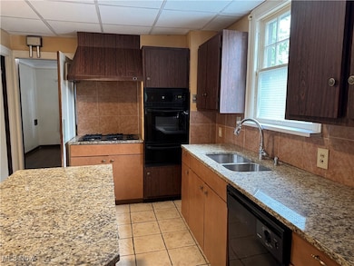 3494 Raymont Blvd, University Heights, OH 44118 - photo 6