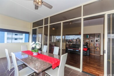 Lanai & Living room ceilings are 10 feet