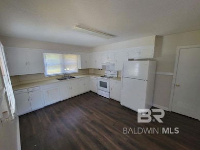 1404 Stevens Ln, Mobile, AL 36618 - photo 2