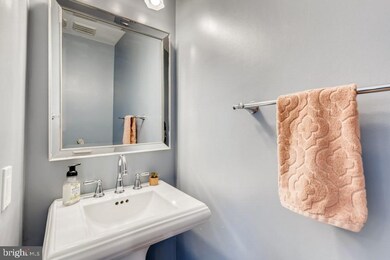 11927 Thurloe Dr, Lutherville Timonium, MD 21093 - photo 7