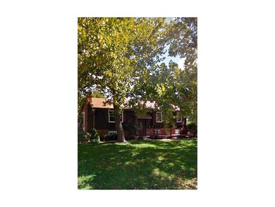 7115 Robin Ln, Shawnee, KS 66203 - photo 2