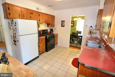 8805 Littlewood Rd, Parkville, MD 21234 - photo 6