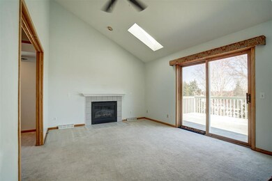 446 Oakwood Dr, Oregon, WI 53575 - photo 4