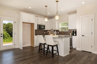 1525 S Broad St unit 1015, Winston Salem, NC 27127 - photo 6