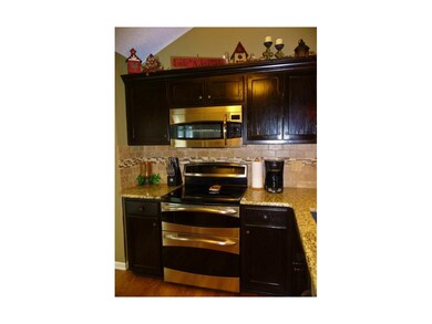 Stainless double oven and microwave.