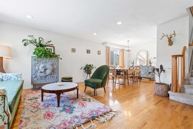 38 Sharrotts Rd, Staten Island, NY 10309 - photo 6