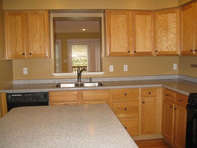 67 Magnolia Ln, Newmarket, NH 03857 - photo 5