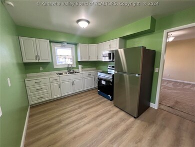 421 19th St, Dunbar, WV 25064 - photo 7