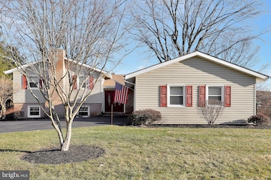 2007 Maplewood Dr, Hagerstown, MD 21740 - photo 3