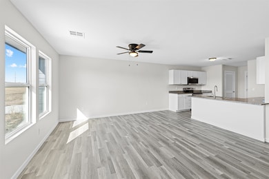 3016 Fountain Dr, Salina, KS 67401 - photo 3