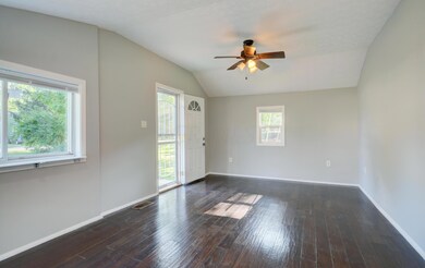 1716 Sale Rd, Columbus, OH 43224 - photo 3