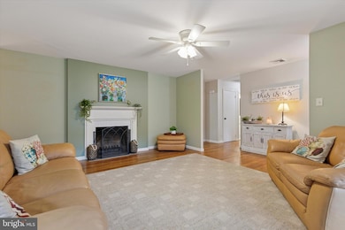 1043 Brookfield Cir, Quakertown, PA 18951 - photo 5