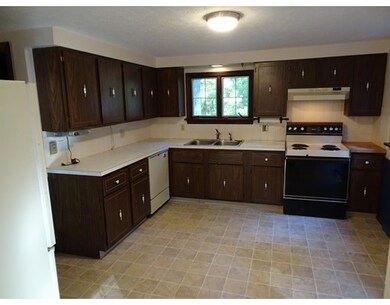 48 Pierce St, Rochester, MA 02770 - photo 3