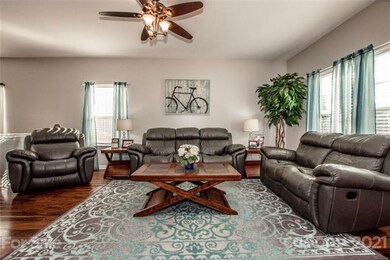 1421 Commonwealth Ave, Statesville, NC 28677 - photo 5