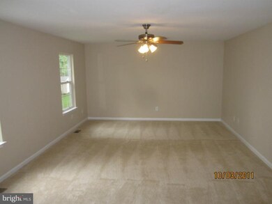 10525 Winged Elm Cir, Manassas, VA 20110 - photo 5