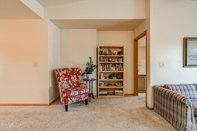 3820NormandySt_00009