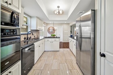 910 W Forest Dr, Houston, TX 77079 - photo 6