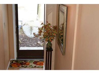 Entry/Foyer.