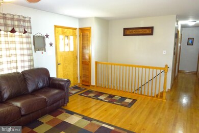 375 Wayburn St, Greencastle, PA 17225 - photo 2