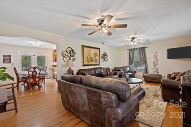2219 Sutton Spring Rd, York, SC 29745 - photo 6