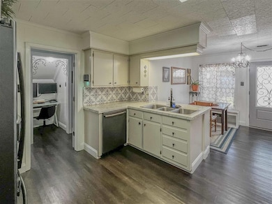 1104 N Monte Blanc Dr, Abbeville, LA 70510 - photo 7