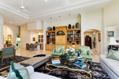 7828 Sandhill Ct-large-033-019-Living Ro