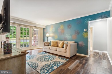 3814 Lyndhurst Dr unit 201, Fairfax, VA 22031 - photo 2