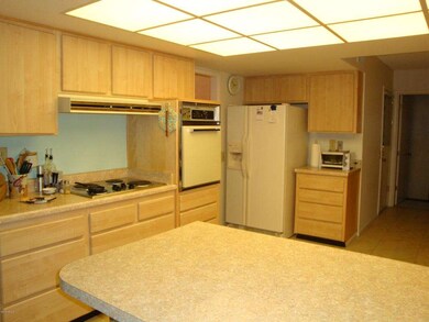 4 NICE KITCHEN CABINETS