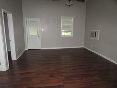 206 Wyman Front Living room