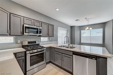 5017 Auburn Skyline Ave, Las Vegas, NV 89139 - photo 7