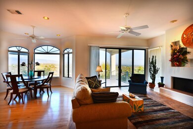 Eat In Nook/ Family Room