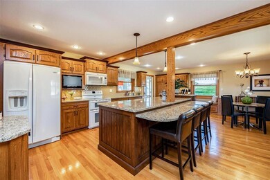 3102 2nd Ave SW, Cedar Rapids, IA 52404 - photo 5