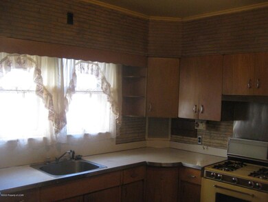 52 Pierce St, Kingston, PA 18704 - photo 7
