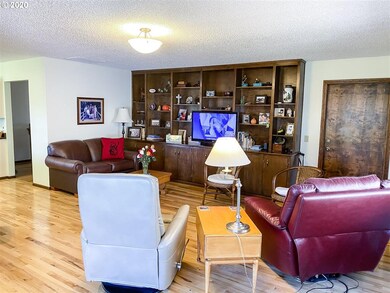 1207 NW Horn Ave, Pendleton, OR 97801 - photo 7