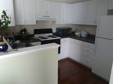92 Mill St unit 102, Woonsocket, RI 02895 - photo 2